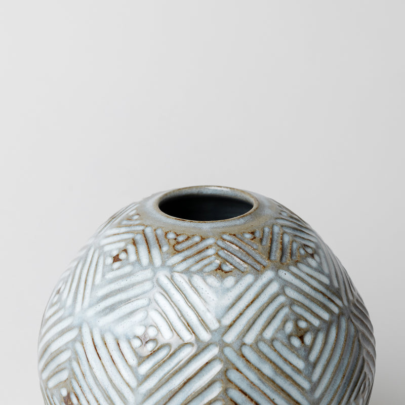 Terunobu Hirata — Small Carved Vase in Straw White