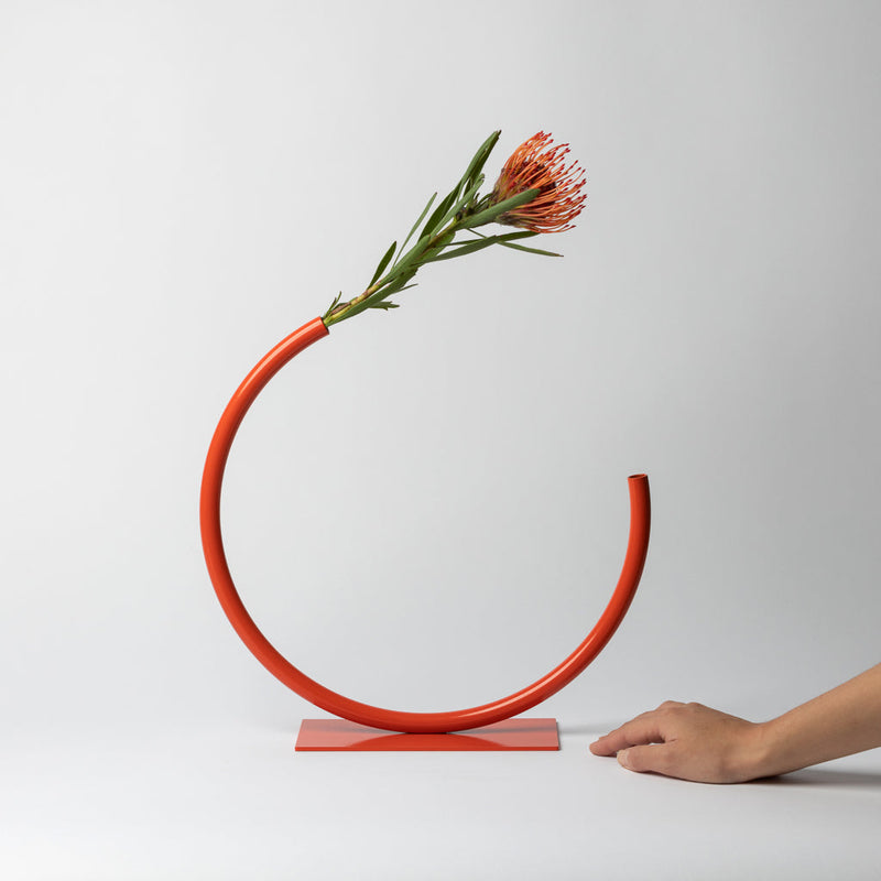 Anna Varendorff, ACV studio — Edging Over Vase in red