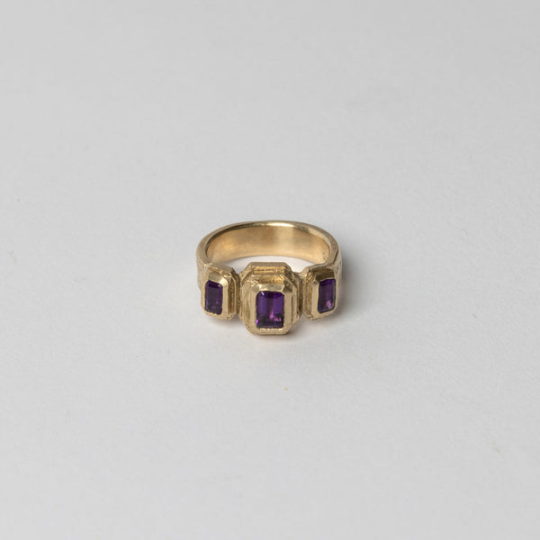 Juan Castro —' Purple Amethyst Ring III in Yellow Gold