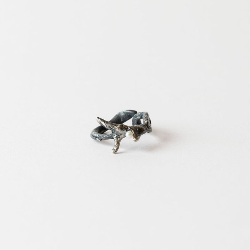 ZIPEI — 'Driftwood' Ring with Pearl in Oxidised Sterling Silver
