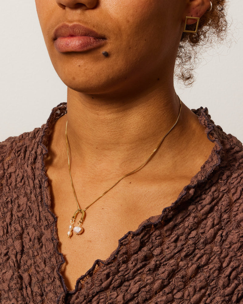 Danielle Barrie — Small Gold Swell Necklace with Pearls