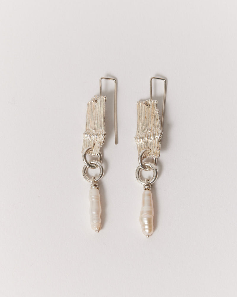 Sophie Quinn — 'Belle' Pearl Earrings in Sterling Silver