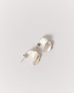ZIPEI — 'Silver Lining' Earrings in Bleached Silver