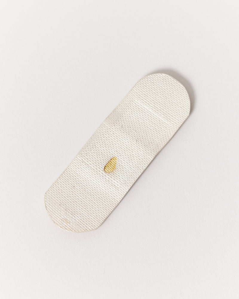 ZIPEI — 'Bandaged Mending' Brooch with 18ct Gold