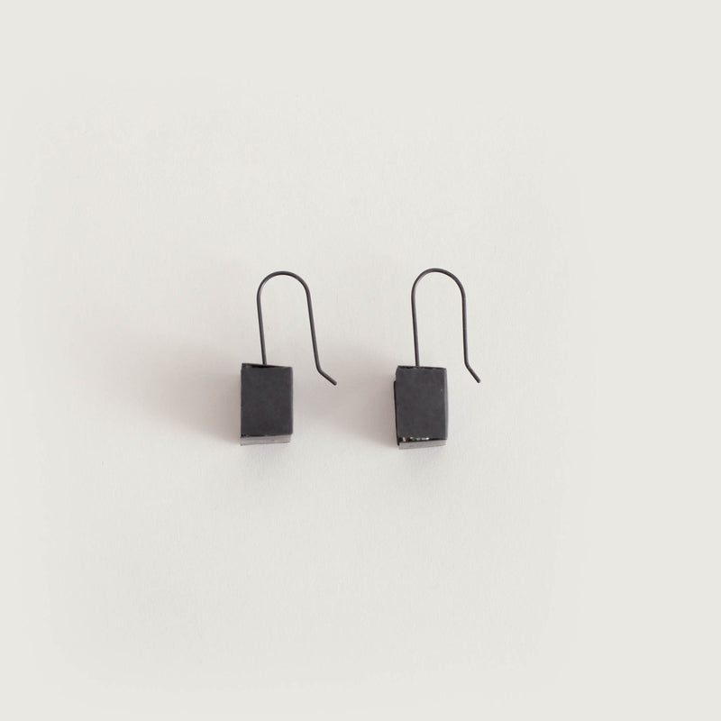 Elfrun Lach — Sugar Cube Mica Earrings in Oxidised Silver