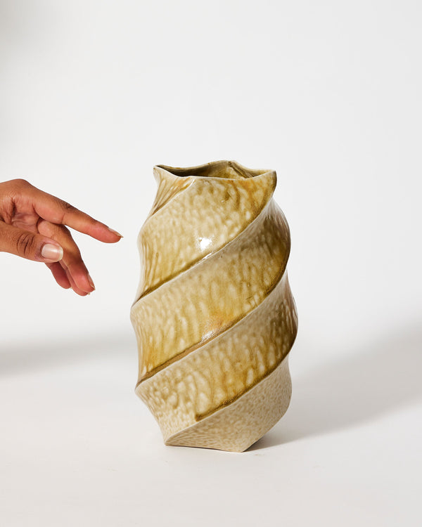 Terunobu Hirata — Twist Faceted Vase in Ash Glaze