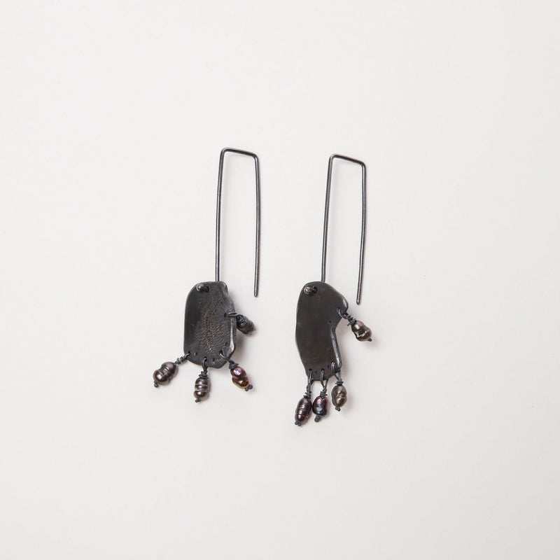 Sophie Quinn — Oxidised Silver Pearly Earrings