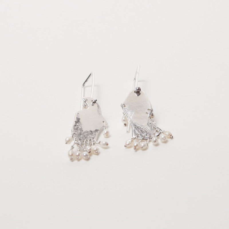 Sophie Quinn — Silver Pearly Earrings