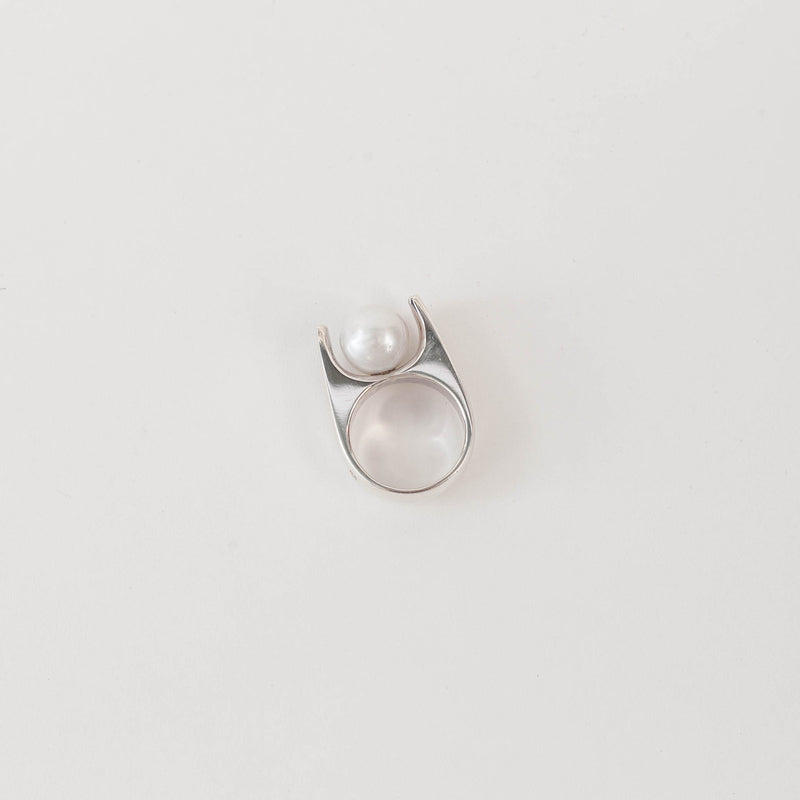 Victoria Mason — Silver 'To Hold' Ring with Round Pearl