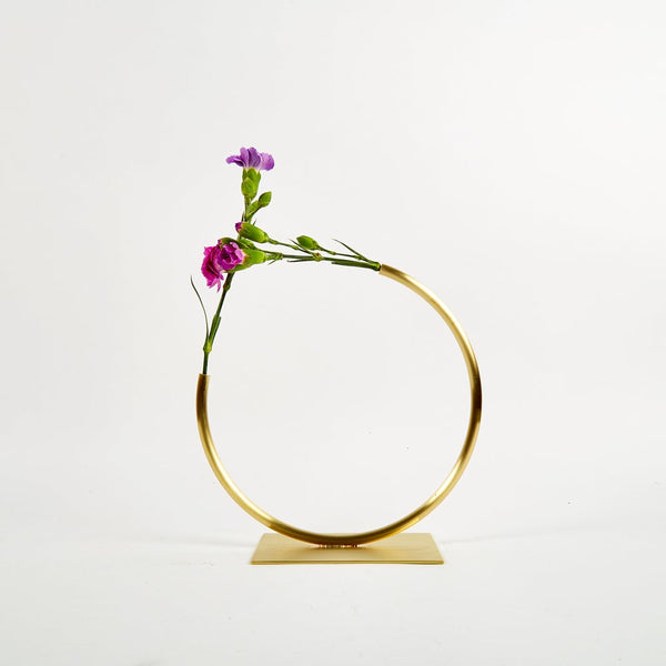 Anna Varendorff, ACV studio —Medium 'Edging Over' Thin Tube Vase in Brass