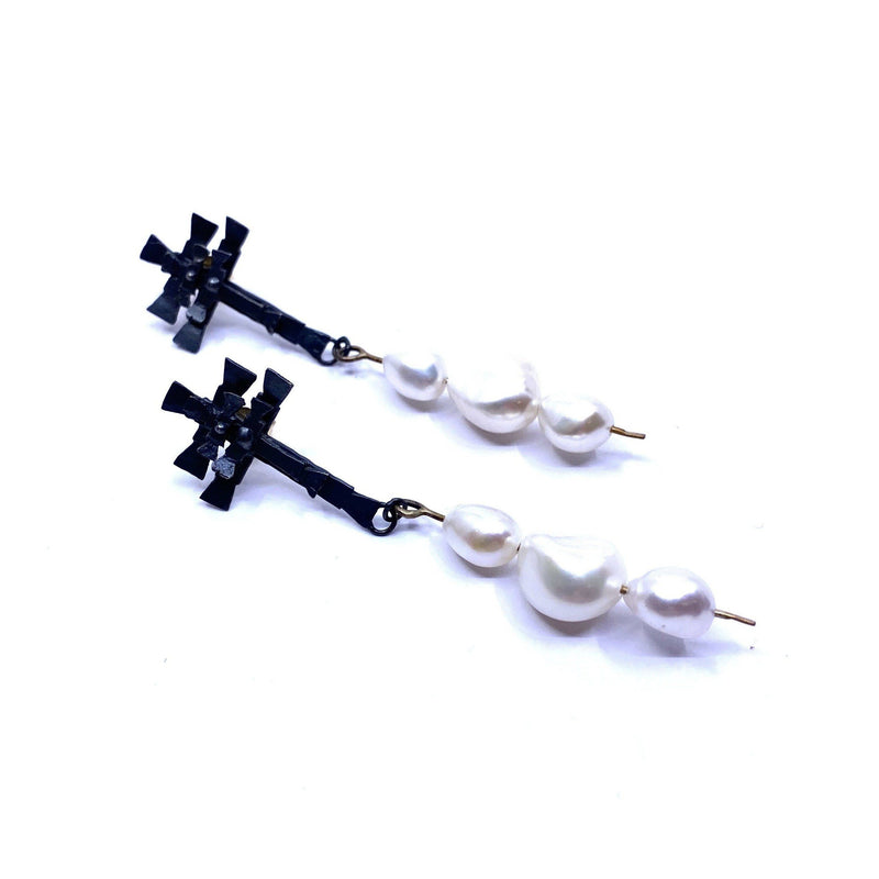 Juan Castro — Oxidised Silver Earrings with Pearls Jewellery Juan Castro | Craft