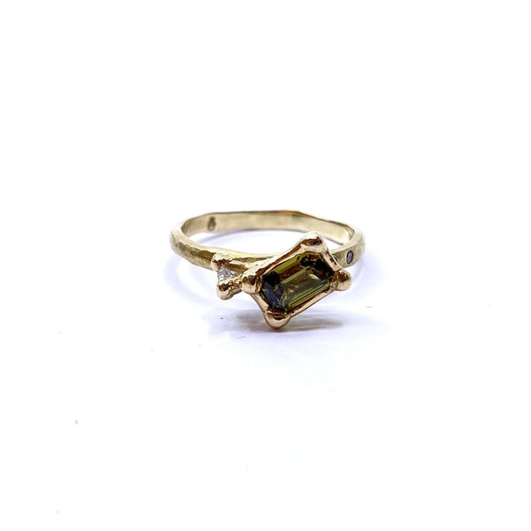 Tae Schmeisser — 18CT Gold ‘Nestled in Bloom’ Ring, featuring Australian Green Sapphire with Three Diamonds Jewellery Tae Schmeisser | Craft